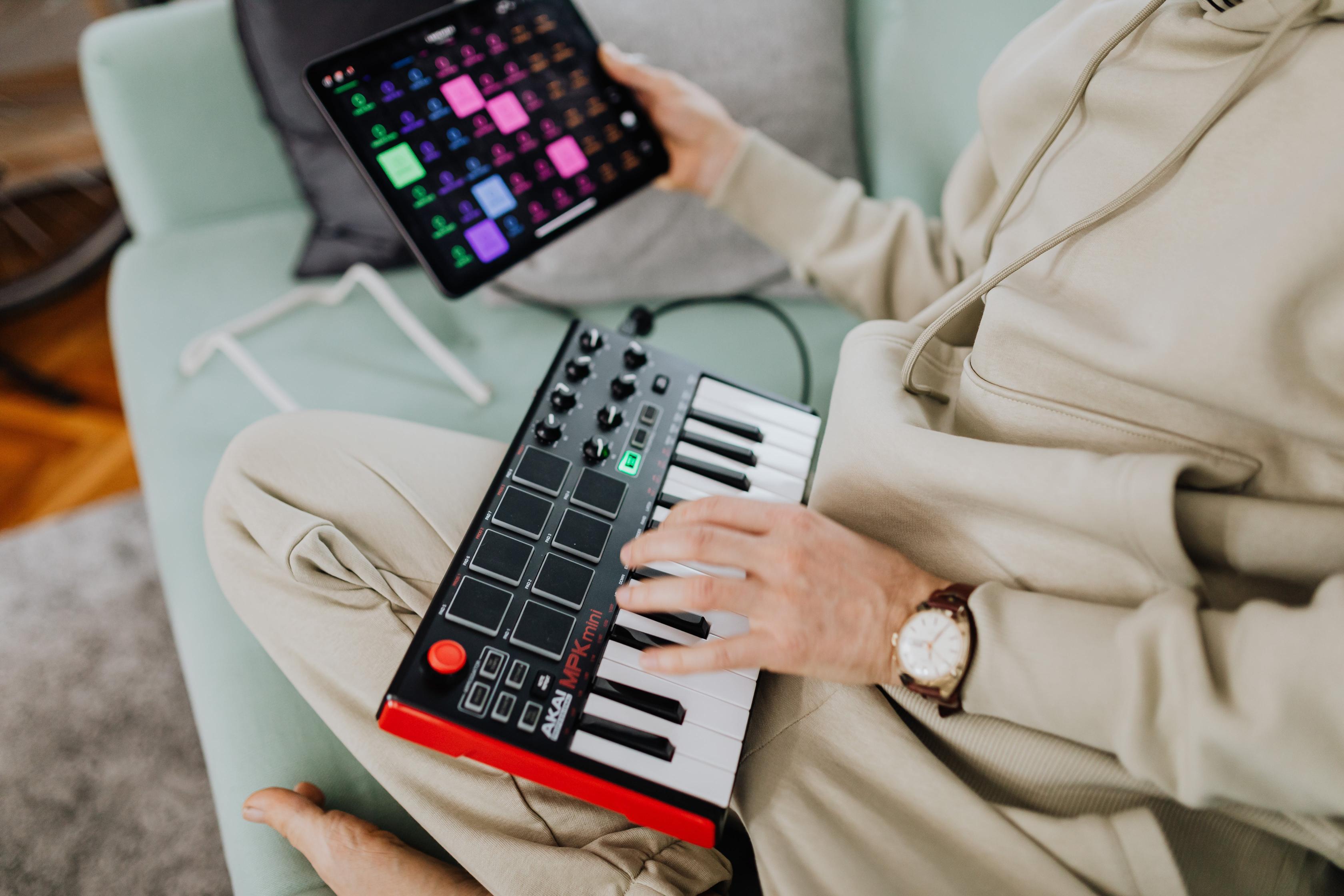 Wybór oprogramowania do tworzenia muzyki z midi keyboardem